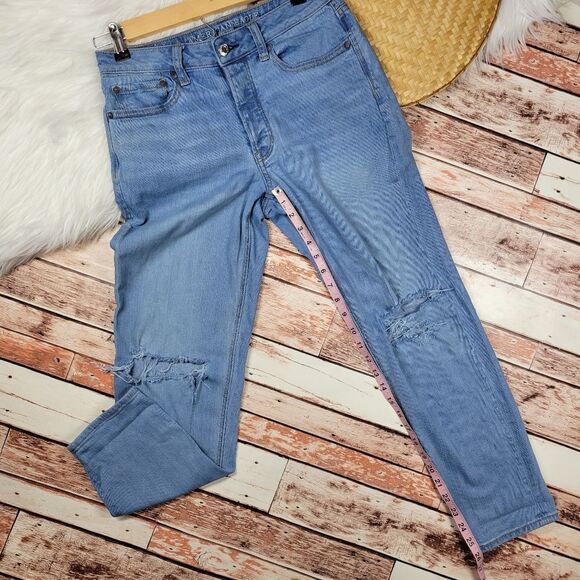 American Eagle Vintage High Rise Distressed Button Fly Jeans - Picture 4 of 8